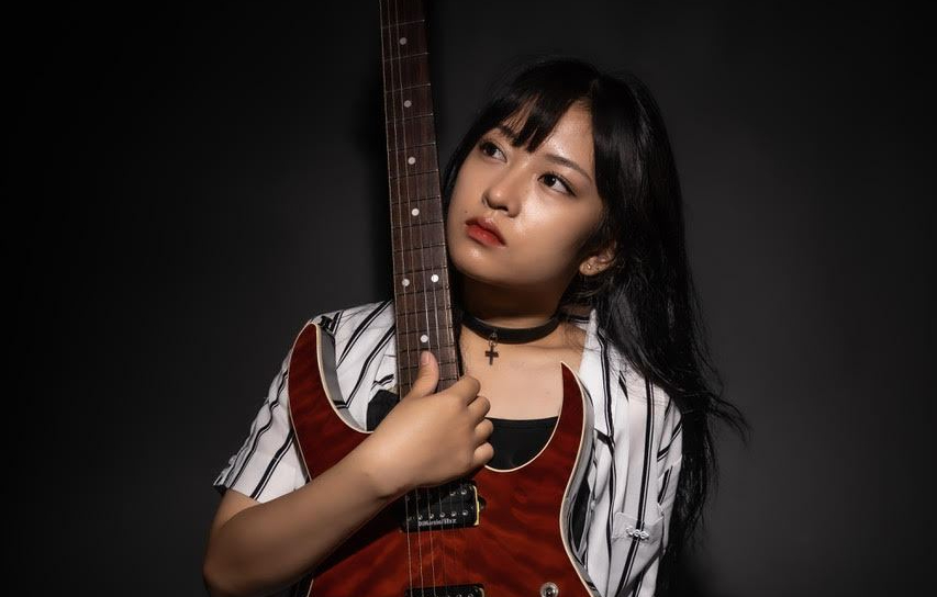 Marrying her J-rock tendencies to her pop-enriched melodies, RINRIN utilises her many skills on THE GAME