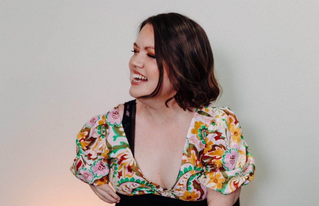 Cat's Entertainment! CBR singer-songwriter RUTH O'BRIEN Launches New EP